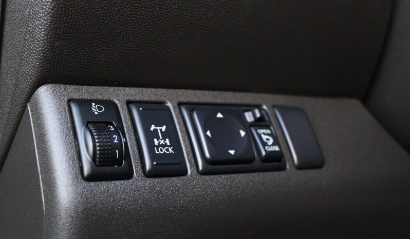 Nissan Navara 4/2011 full